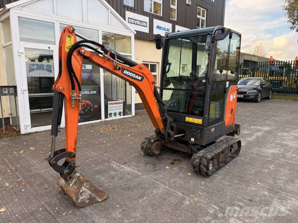 Develon DX 19 Mini bageri < 7t