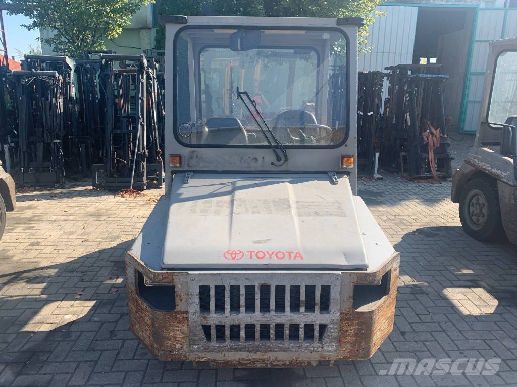 Toyota 2TD25 /02/ V-3839 EO Flughafenausrüstung