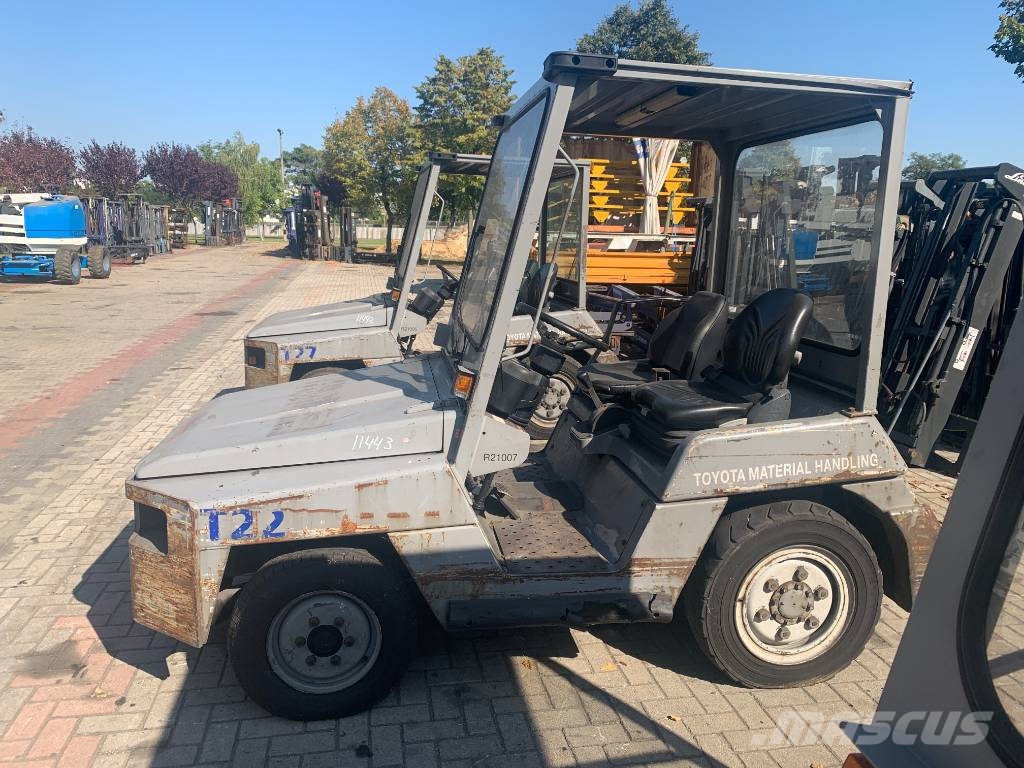 Toyota 2TD25 /02/ V-3839 EO Flughafenausrüstung