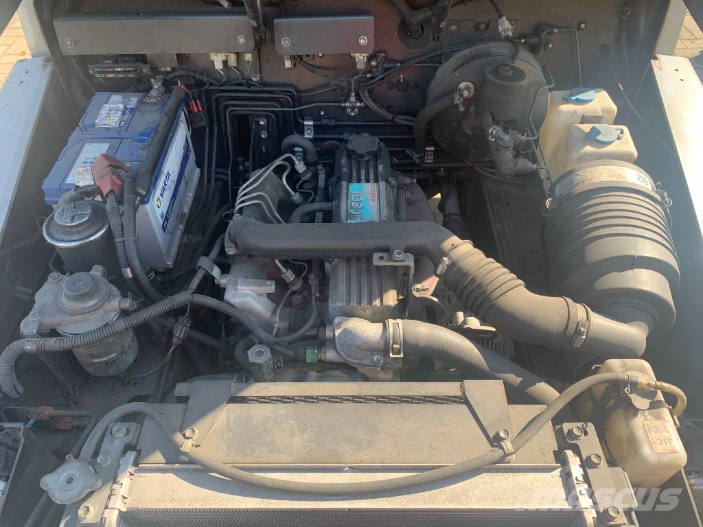 Toyota 2TD25 /02/ V-3839 EO Flughafenausrüstung