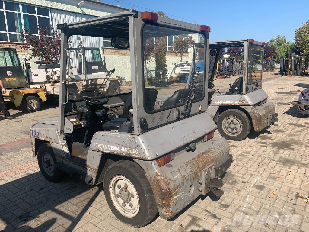 Toyota 2TD25 /02/ V-3839 EO Flughafenausrüstung