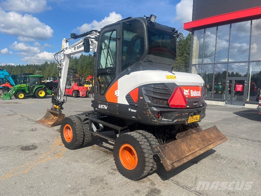 Bobcat E 57 W / Engcon, Kauha, Rasvari, Lämmitin Bageri na kotačima