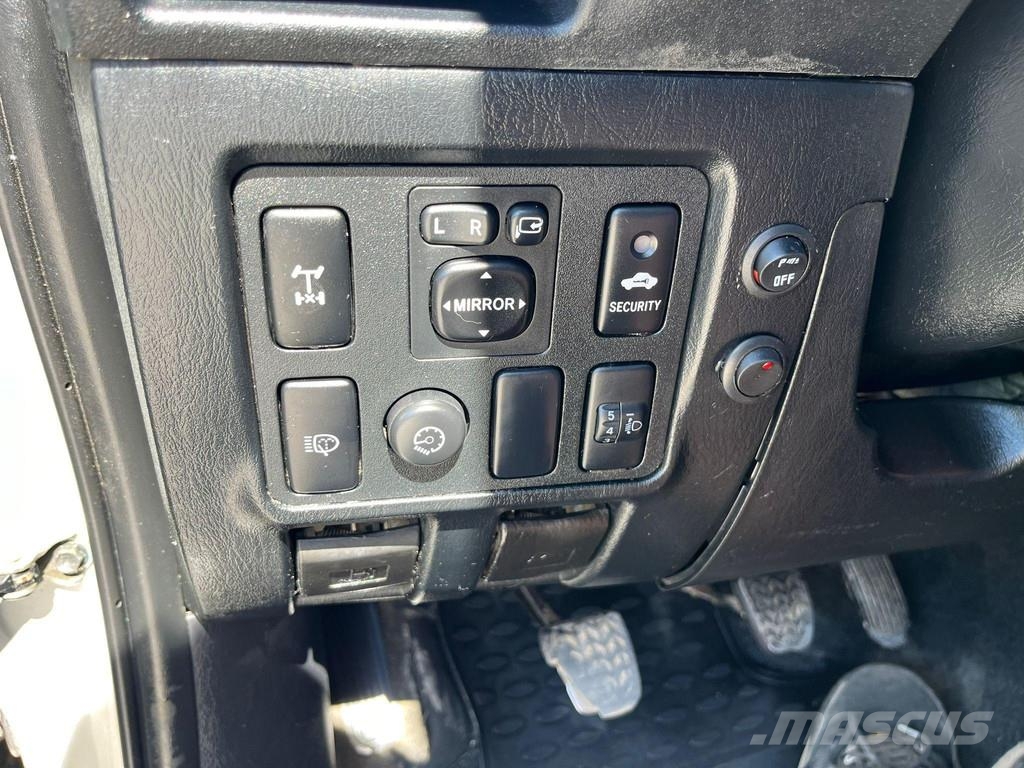 Toyota Hilux 4x4 EU SALES 1300.- Euro TAX WILL BE ADDED Carros