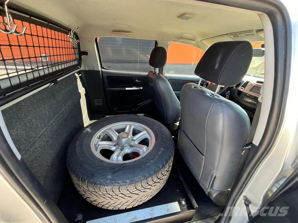 Toyota Hilux 4x4 EU SALES 1300.- Euro TAX WILL BE ADDED Carros