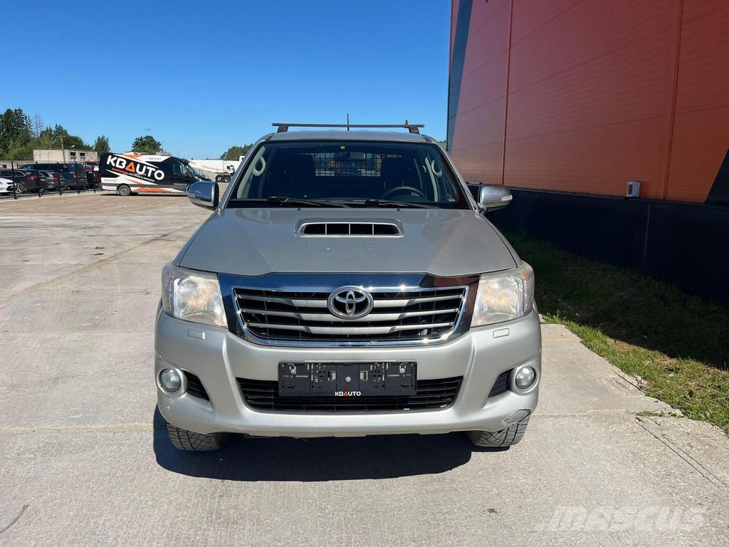 Toyota Hilux 4x4 EU SALES 1300.- Euro TAX WILL BE ADDED Carros