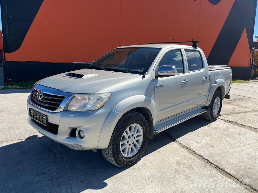 Toyota Hilux 4x4 EU SALES 1300.- Euro TAX WILL BE ADDED Carros