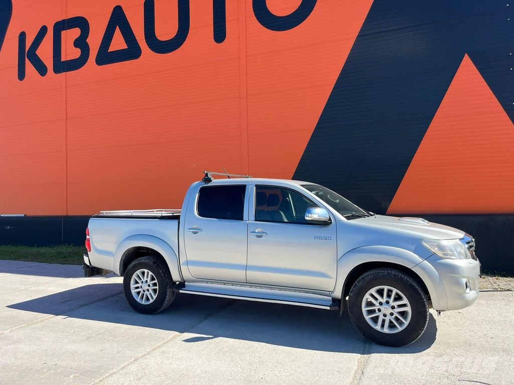 Toyota Hilux 4x4 EU SALES 1300.- Euro TAX WILL BE ADDED Carros