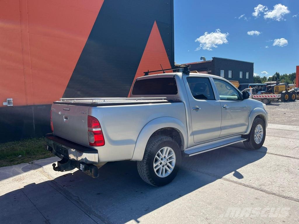 Toyota Hilux 4x4 EU SALES 1300.- Euro TAX WILL BE ADDED Carros