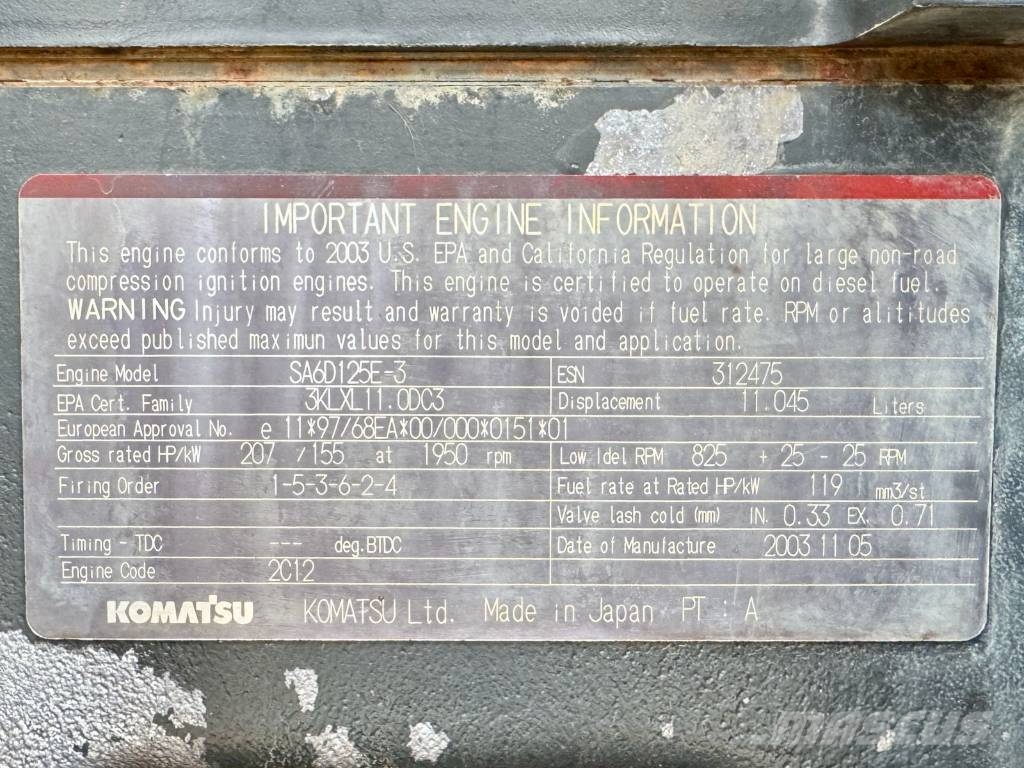 Komatsu D 65 EX-15 Гусеничные бульдозеры