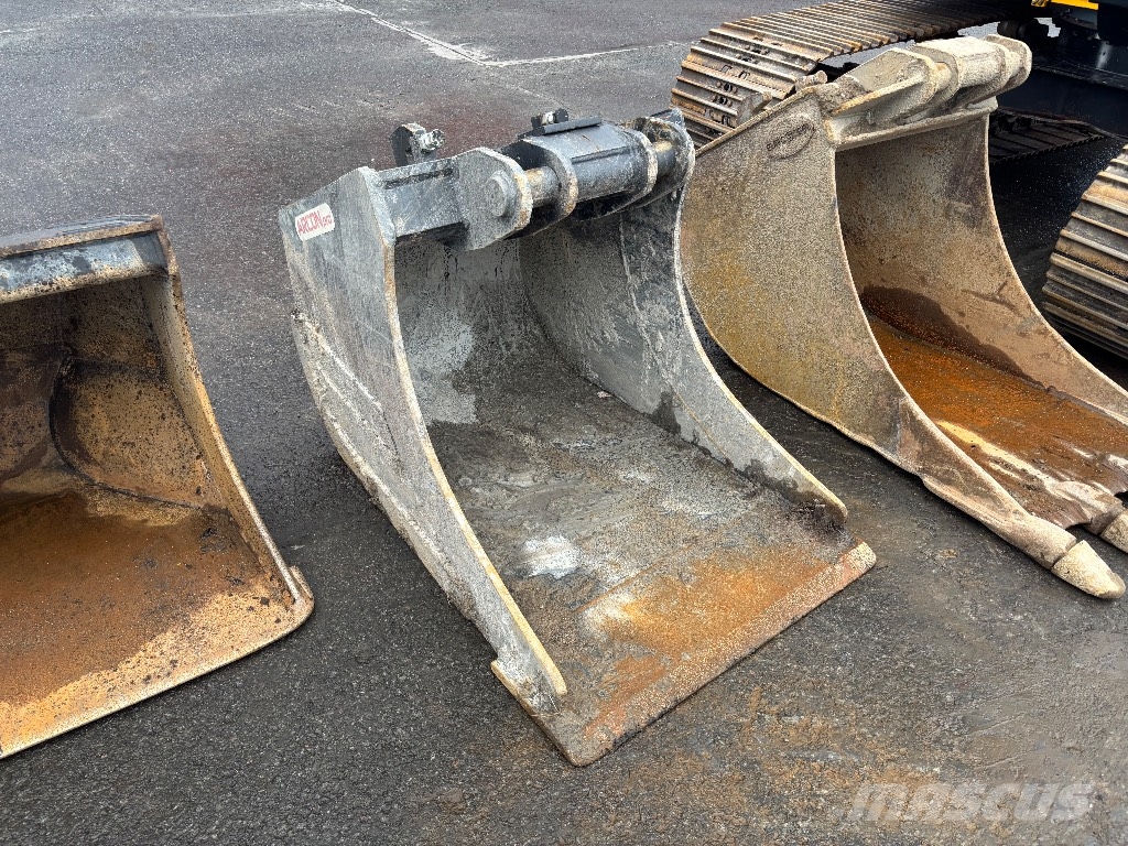 JCB JZ 140 LC / Engcon, 4 kauhaa, Rasvari حفارات زحافة