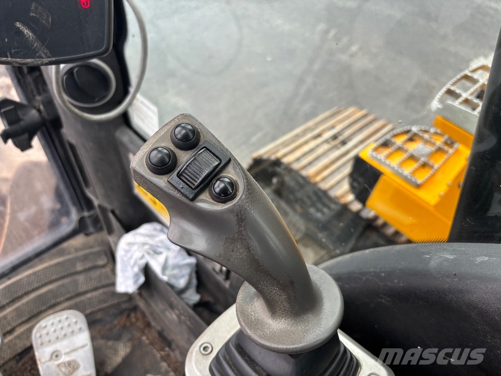 JCB JZ 140 LC / Engcon, 4 kauhaa, Rasvari حفارات زحافة