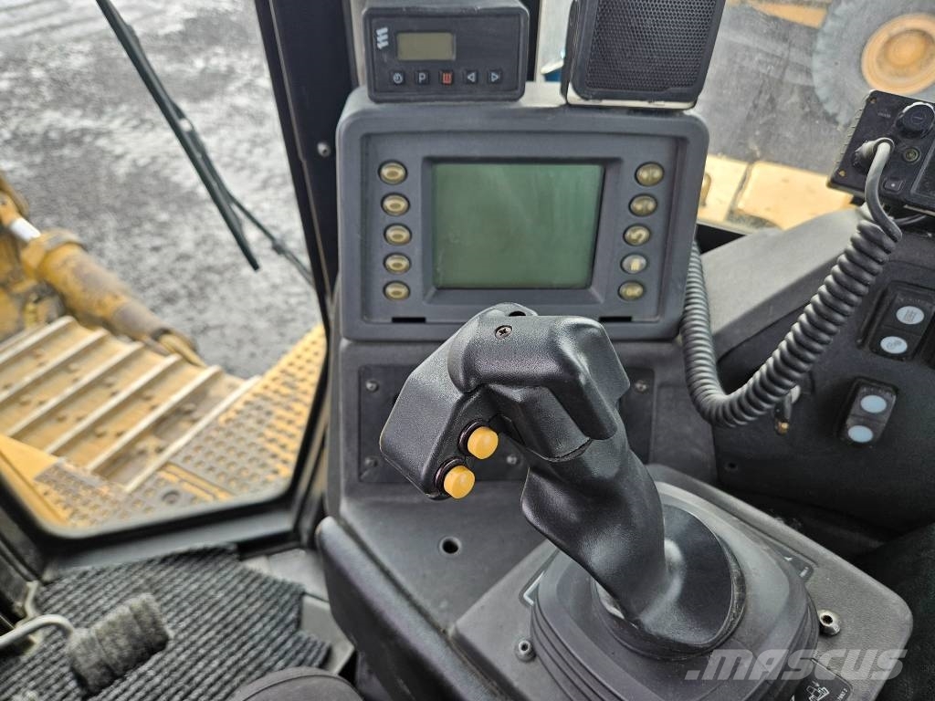 CAT D 8 T 履帶推土機