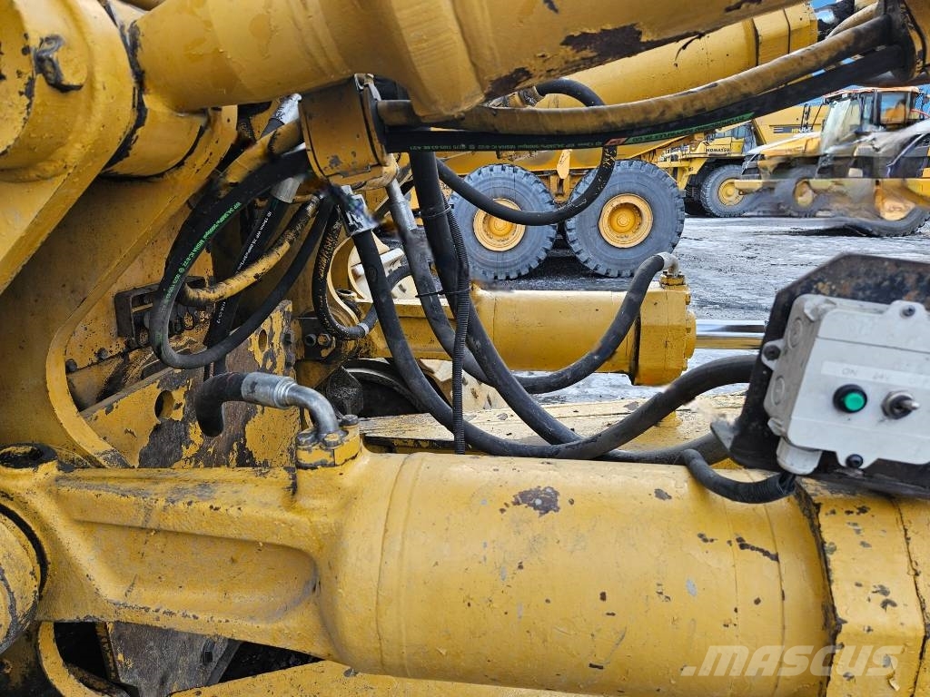 CAT D 8 T 履帶推土機