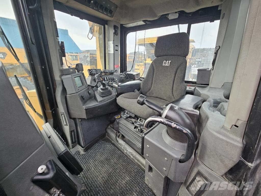 CAT D 8 T 履帶推土機