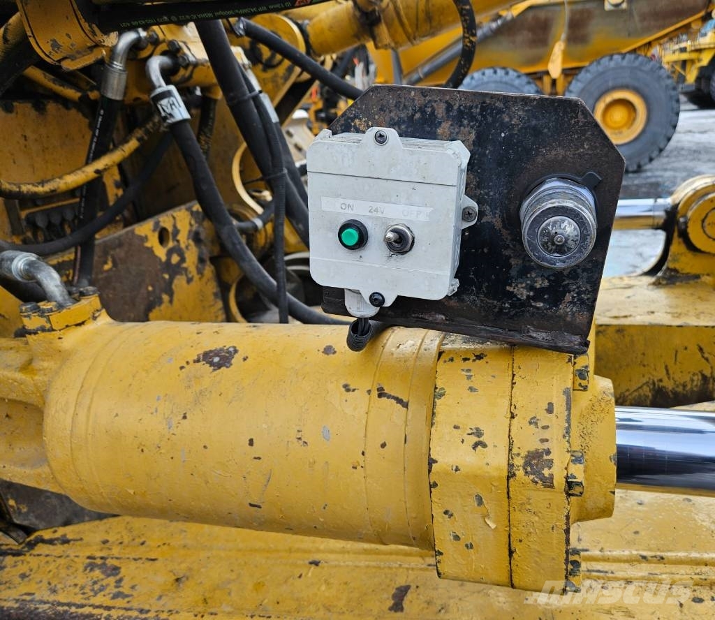 CAT D 8 T 履帶推土機