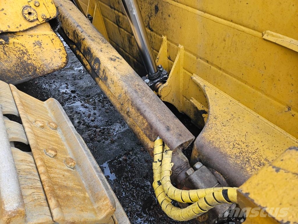 CAT D 8 T 履帶推土機