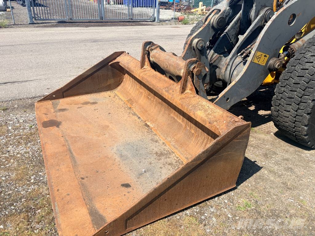 Volvo L 90 E Radlader