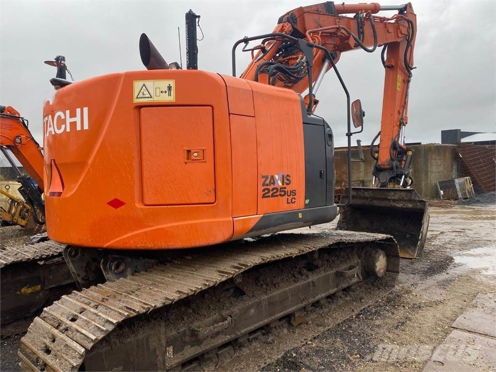 Hitachi ZX 225 US LC-5 B Kāpurķēžu ekskavatori