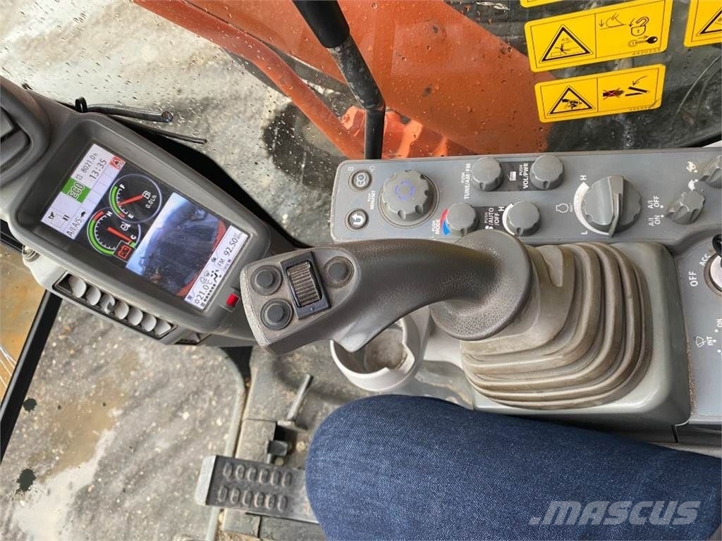 Hitachi ZX 225 US LC-5 B Kāpurķēžu ekskavatori