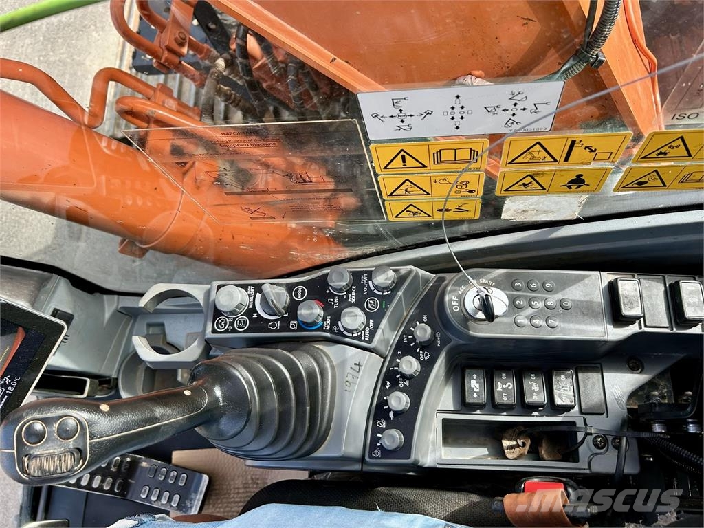Hitachi ZX135US-7  -STAGE 5- 履带挖掘机