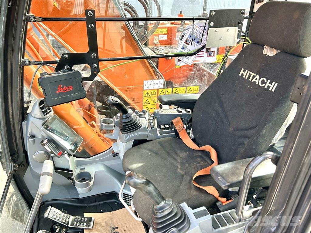 Hitachi ZX135US-7  -STAGE 5- 履带挖掘机