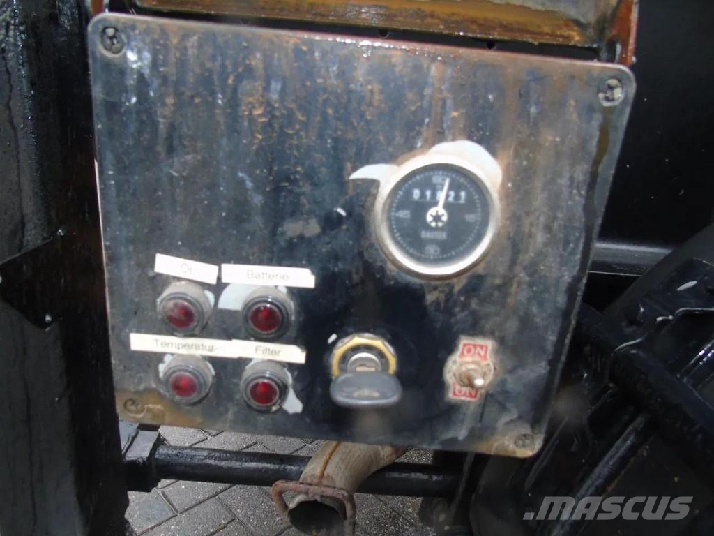 Klaus 20FT SELF PROPPELED ENGINE + FULLY WORKING Sideloader semi-trailers