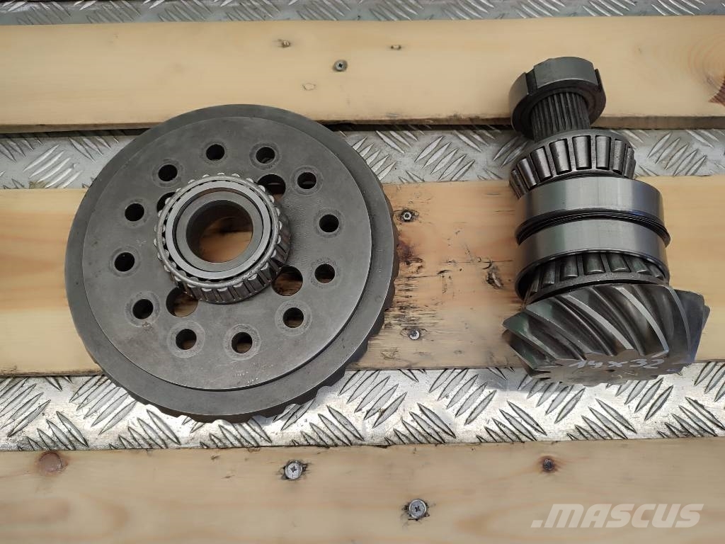  Differential 14X32 Attack shaft SPICER disc wheel  轴