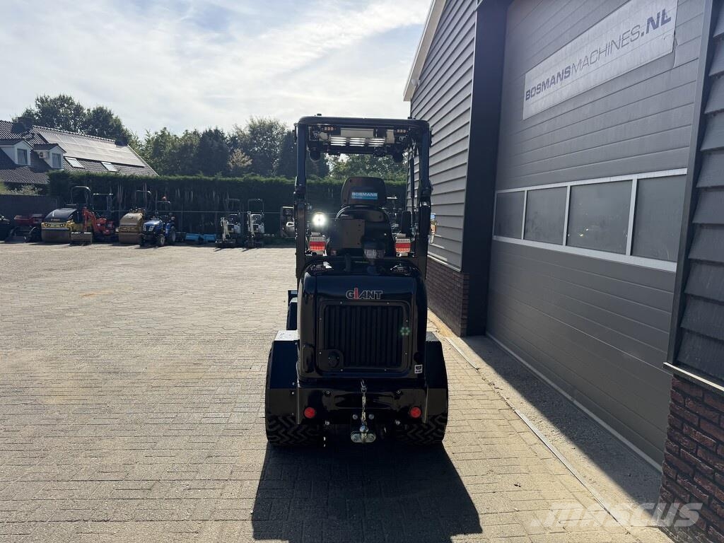 GiANT G1500L X-tra minishovel BLACK edition ! Met zeer v Rataslaadurid