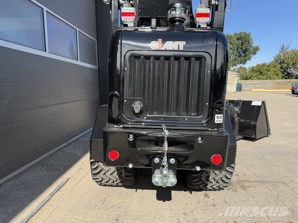 GiANT G1500L X-tra minishovel BLACK edition ! Met zeer v Rataslaadurid