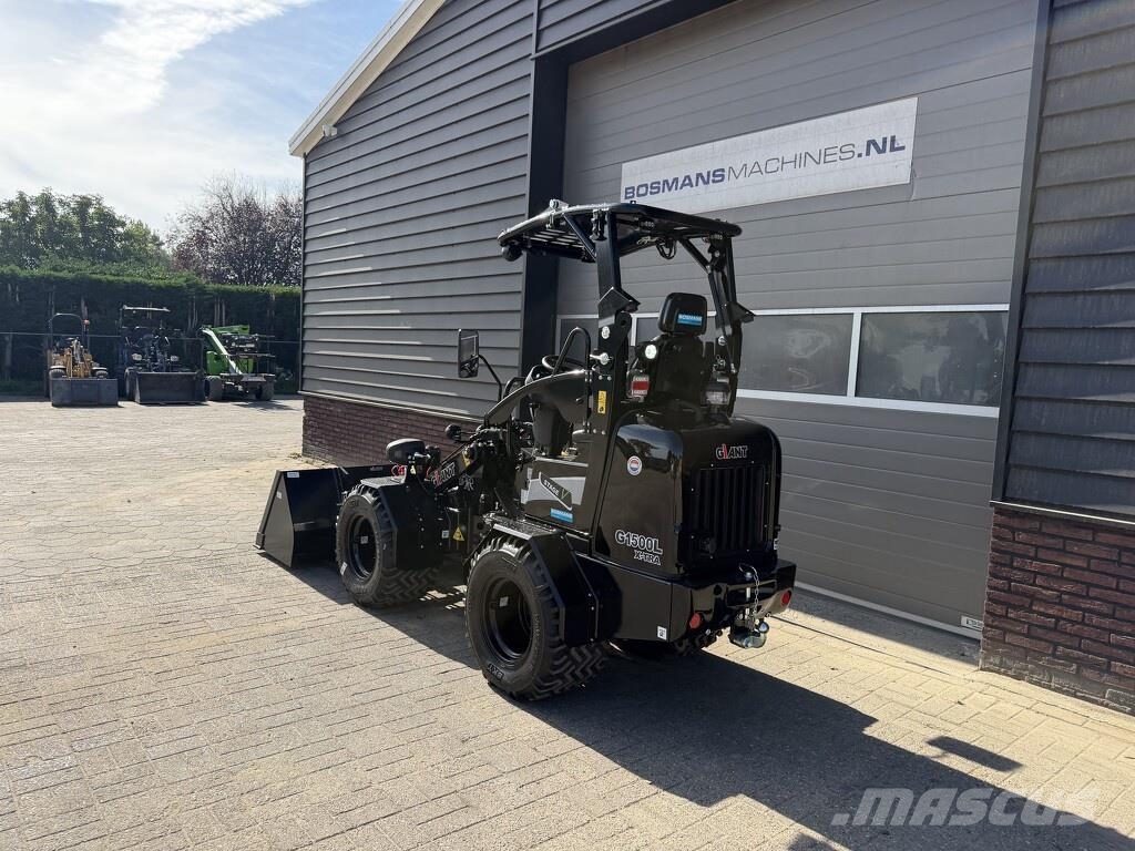GiANT G1500L X-tra minishovel BLACK edition ! Met zeer v Rataslaadurid