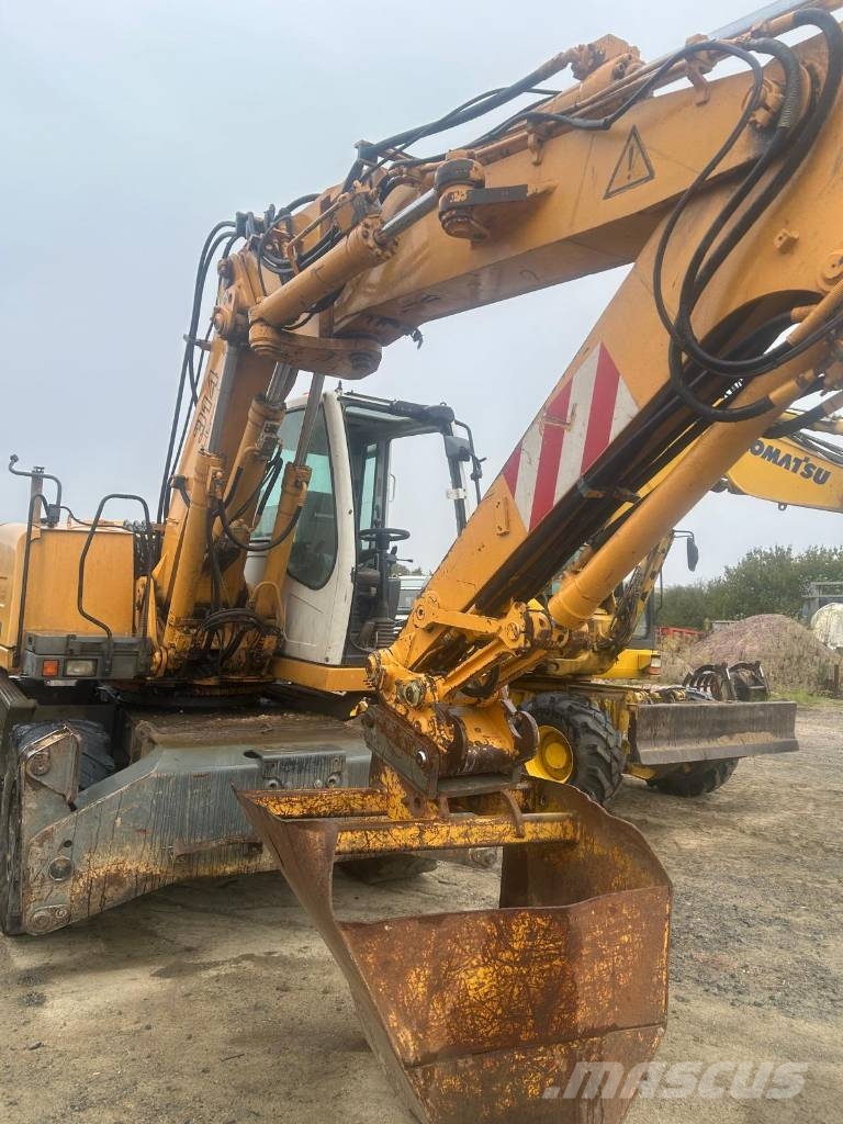 Liebherr A 314 Litronic Pelle sur pneus