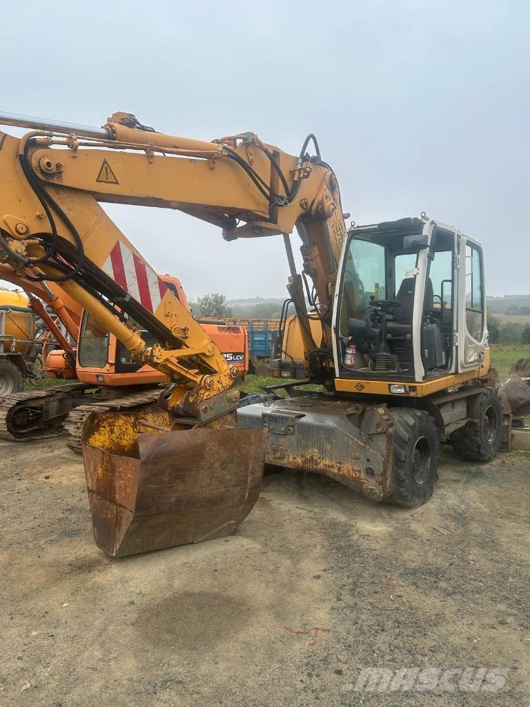 Liebherr A 314 Litronic Pelle sur pneus