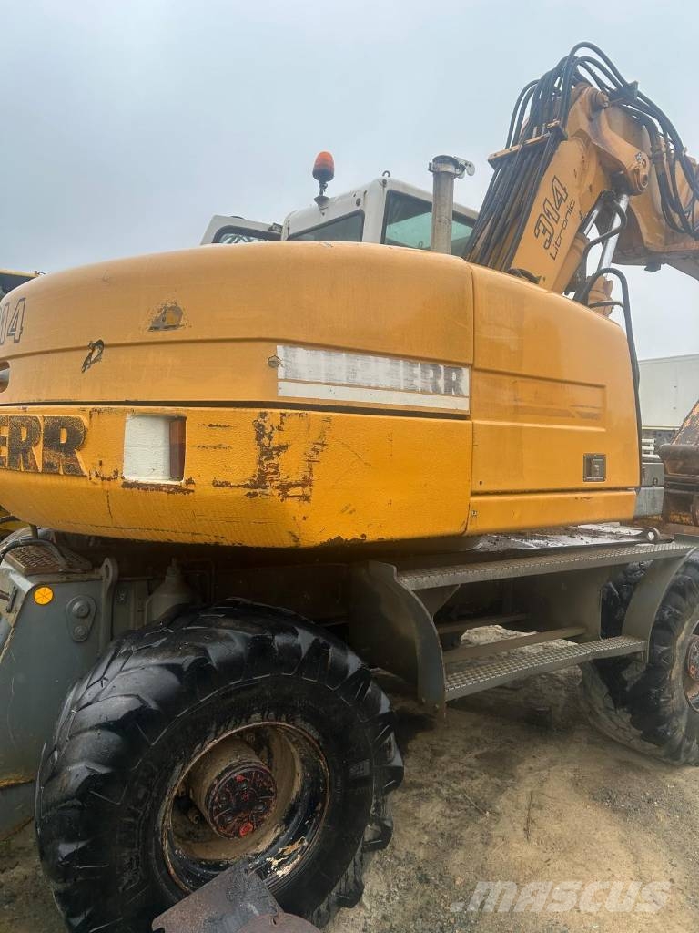 Liebherr A 314 Litronic Pelle sur pneus
