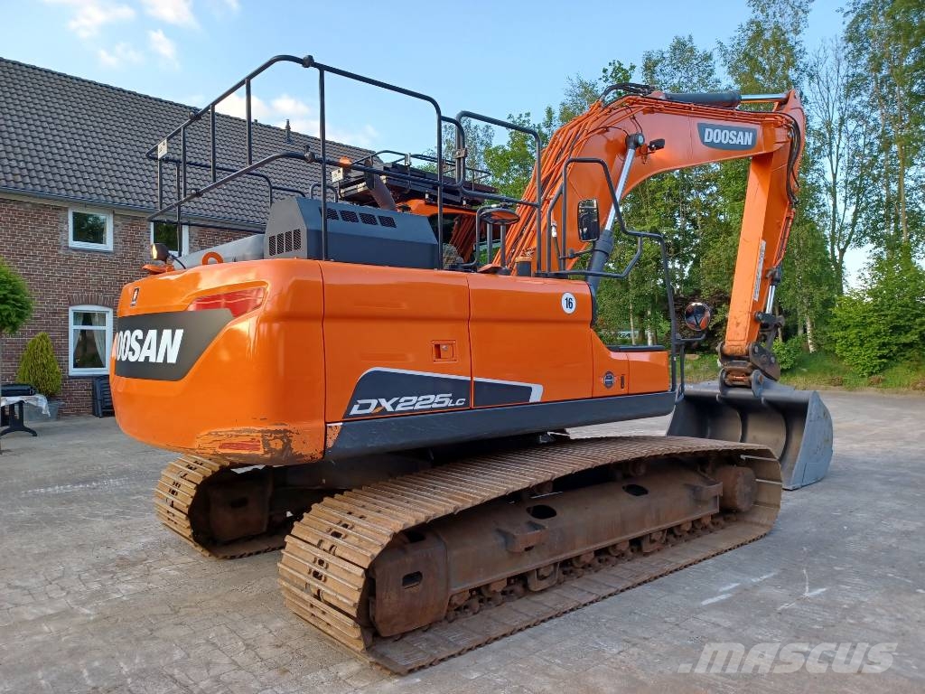 Doosan DX 225 LC-5 Raupenbagger