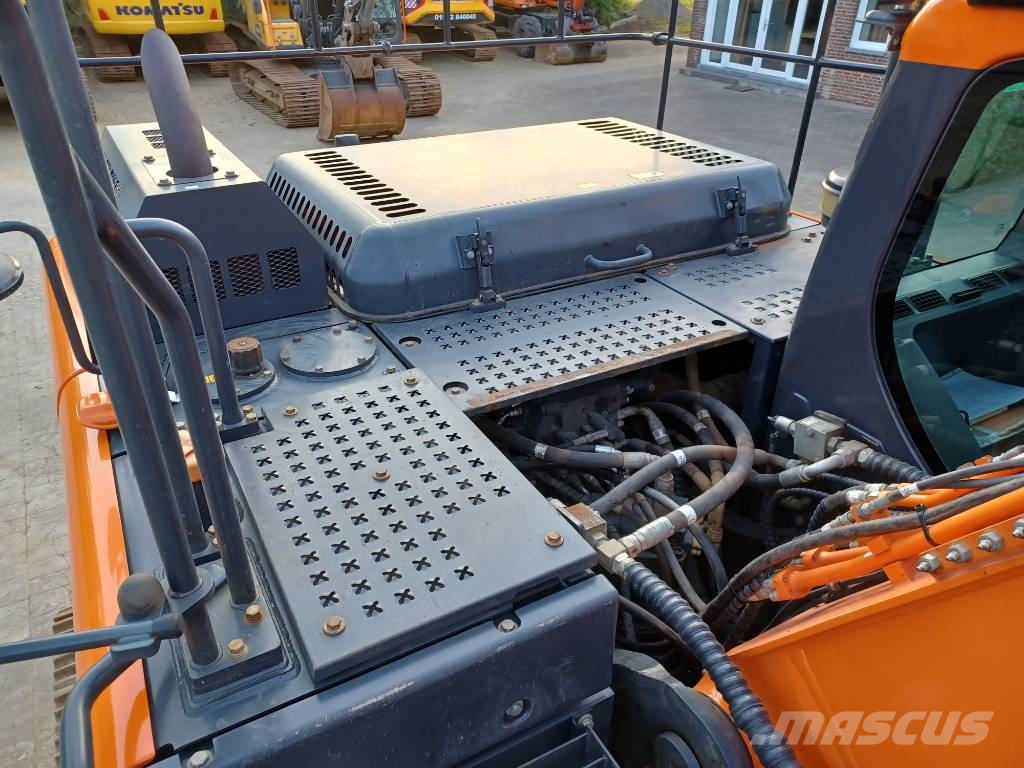Doosan DX 225 LC-5 Raupenbagger