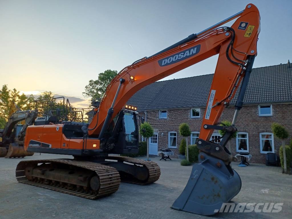 Doosan DX 225 LC-5 Raupenbagger