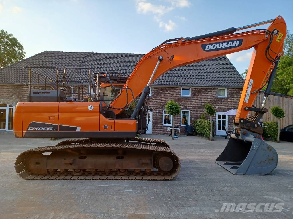 Doosan DX 225 LC-5 Raupenbagger