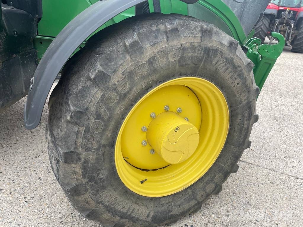 John Deere 6155 R Traktory