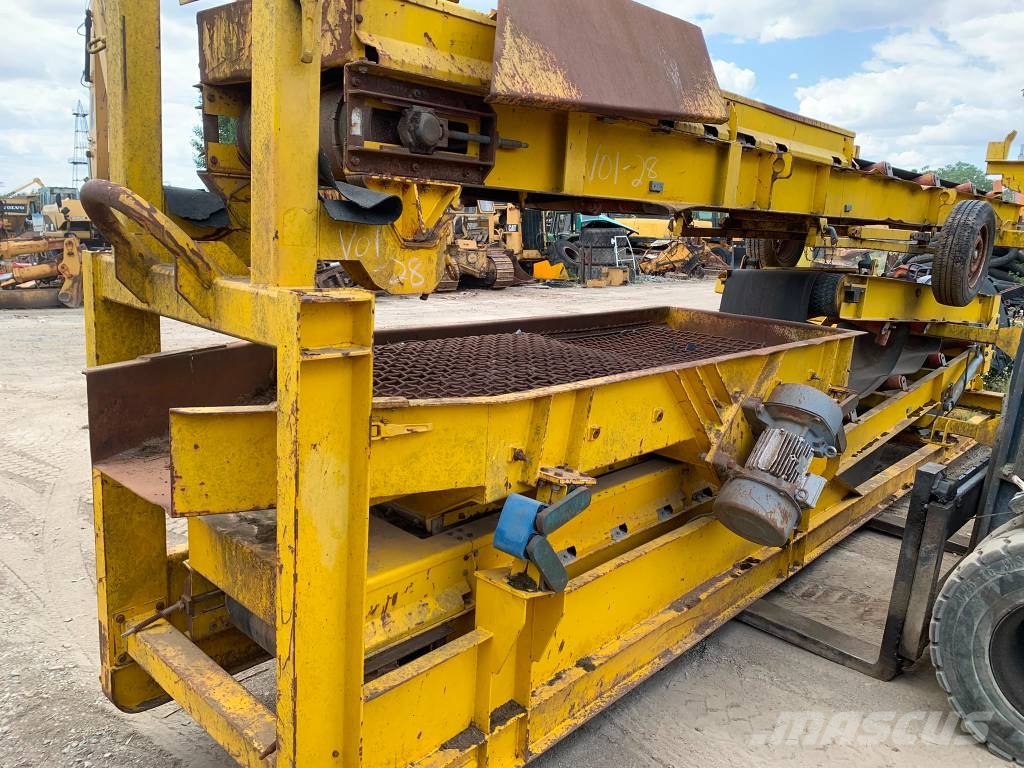Rubble Master CS2500 معدة فرز -> معدة فرز المخلفات