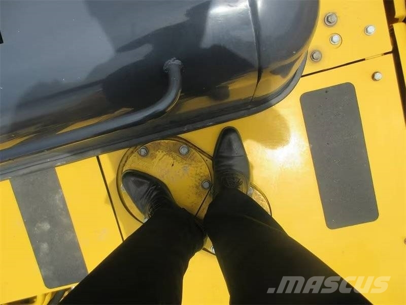 Komatsu PC 360 Paletli ekskavatörler