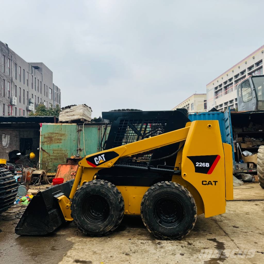 CAT 226 B Φορτωτάκια