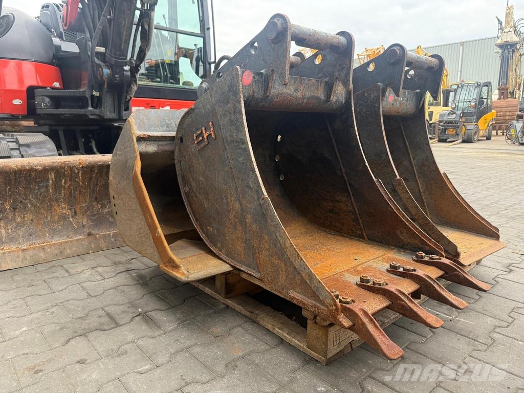 Kubota KX085-5 중형굴삭기 7톤-28톤