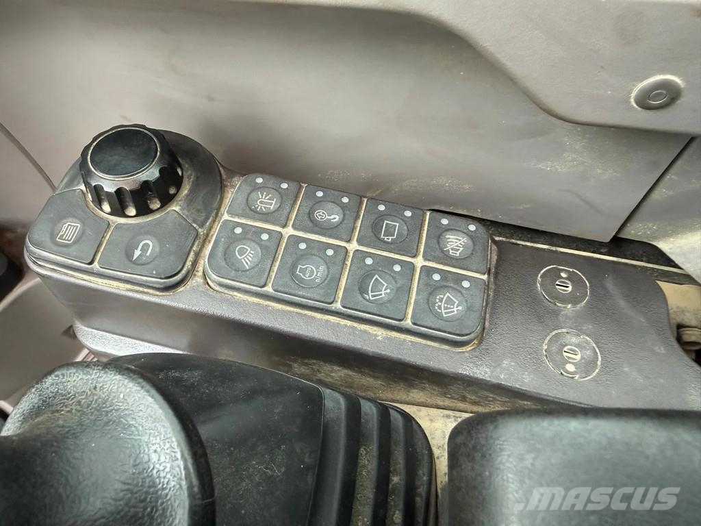 Kubota KX085-5 중형굴삭기 7톤-28톤