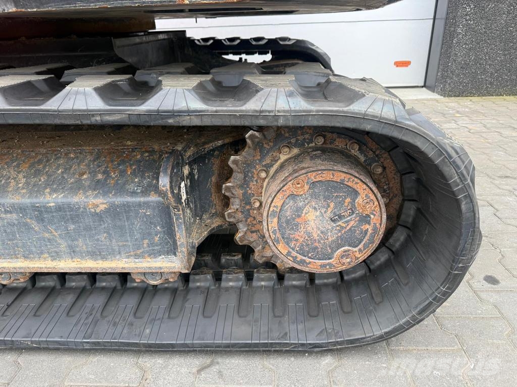 Kubota KX085-5 중형굴삭기 7톤-28톤