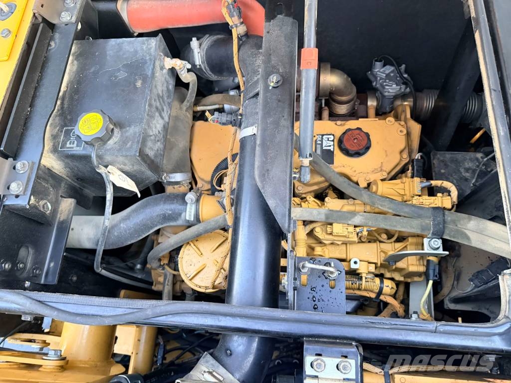 CAT M315F Lastik tekerli ekskavatörler
