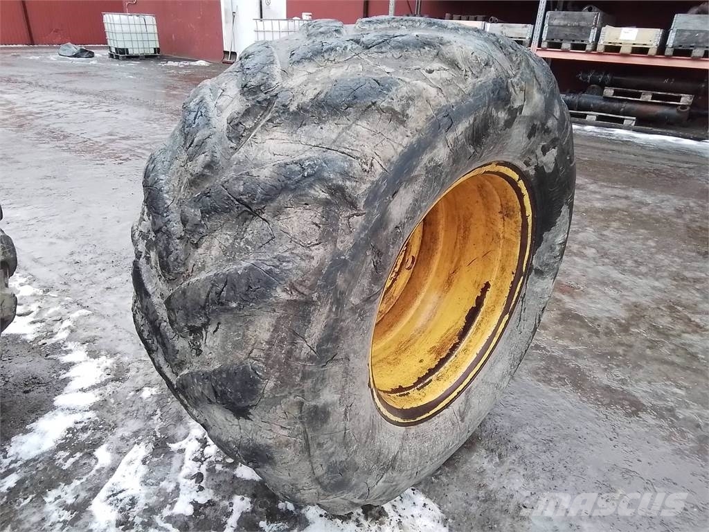 Trelleborg 428 750/45x30,5 Used/Beg Renkaat ja vanteet