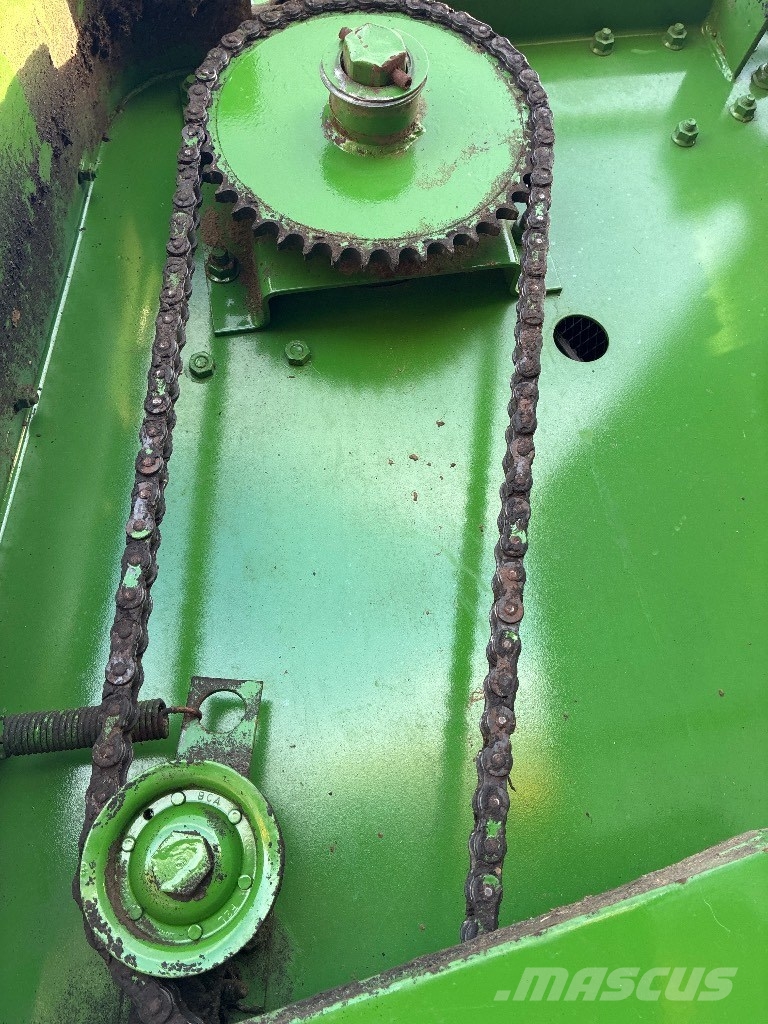 John Deere 550 Ronde-balenpersen