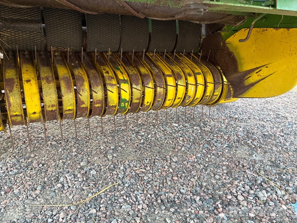 John Deere 550 Ronde-balenpersen