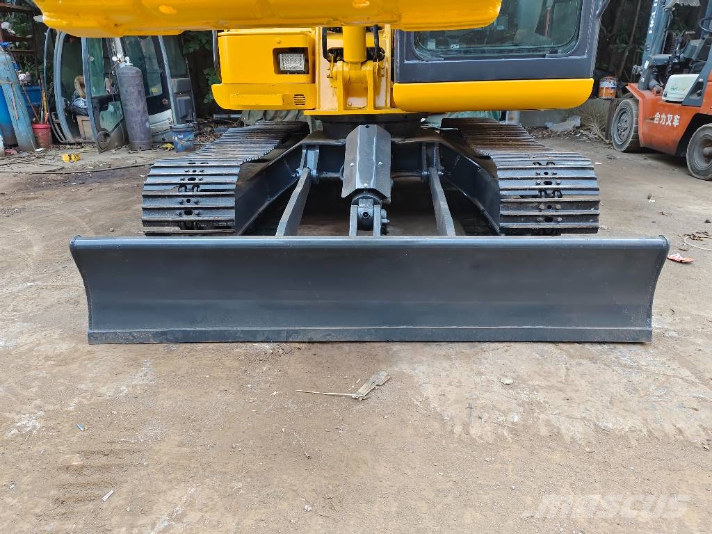 Komatsu PC70 Mini bagri <7t