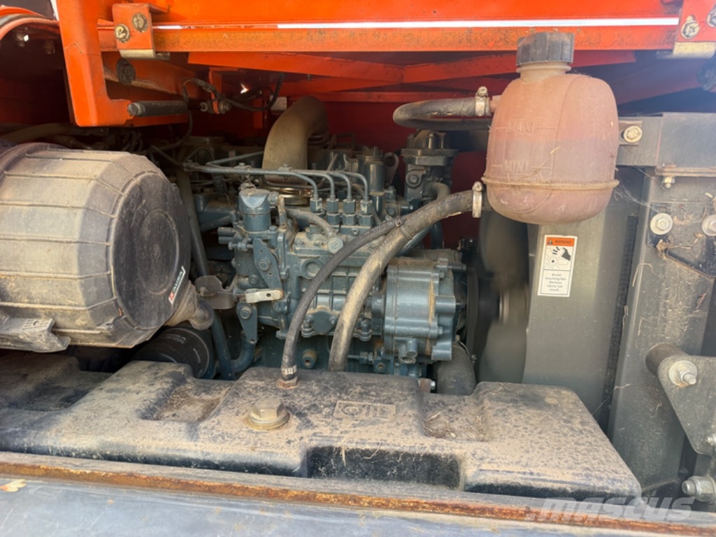Ausa 600 AP عربات نقل قلابة للمواقع